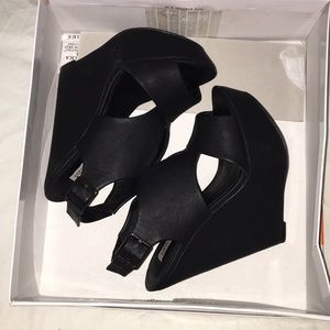 Black Steven madden wedges